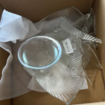 Kırık Ürün Ve Yetersiz Müşteri Hizmeti