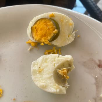 Kahvaltıda Kötü Hizmet Ve Taze Olmayan Ürünler