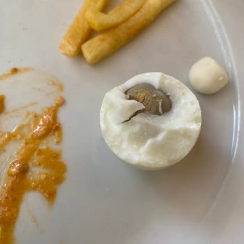 Kahvaltıda Kötü Hizmet Ve Taze Olmayan Ürünler