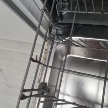 Bulaşık Makinesi Sepetinde Sürekli Paslanma Ve Servis Sorunu