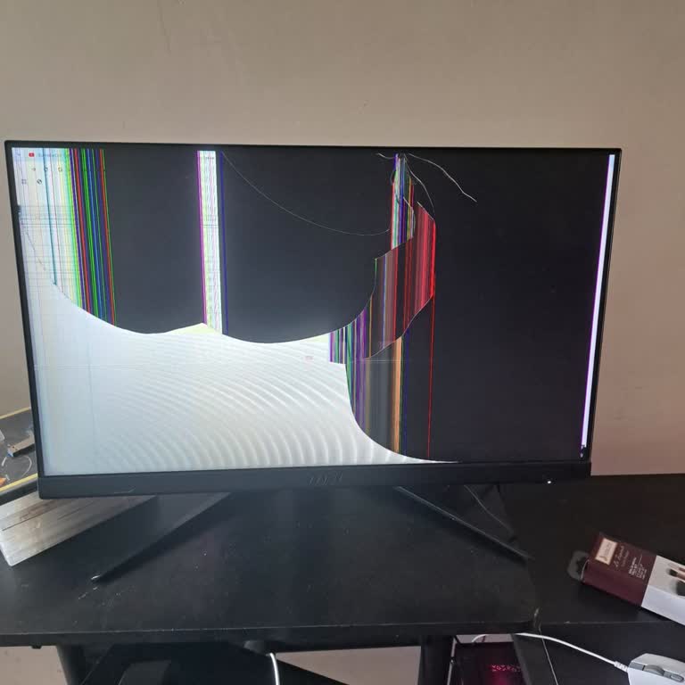 Monitör Paneli Kırıldı, Servis Ücreti Fahiş Ve Garanti Süresi Belirsizliği