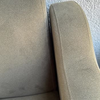 Kısa Sürede Renk Atan Koltuk Ve Yetersiz Servis Hizmeti