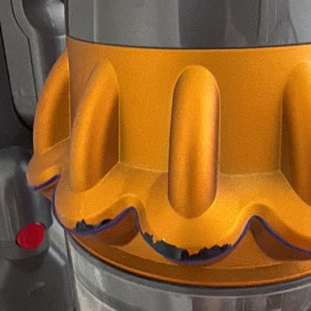 I Regret Buying Dyson V15 Wet and Dry—Peeling, Air Leaks, and Loud Noise Ignored