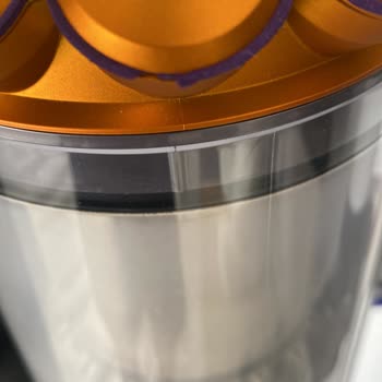 I Noticed Seal Peeling on My Dyson V15s Detect Submarine and Was Disrespected by Support