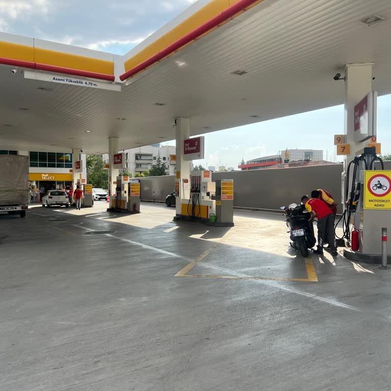 Motosikletlere Shell'de Eşitsiz Muamele: Boş İstasyonda Tek Pompa Çilesi