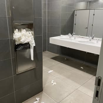 Çocuk Hastanesinde Hijyen Skandalı: Tuvaletler Ve Bebek Odaları Kullanılamaz Halde