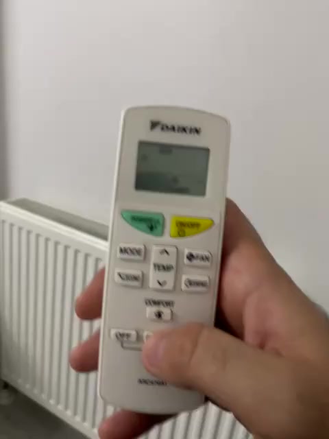 Daikin Klima montiert Außengerät falsch, Service ignoriert Probleme Videovorschaubild