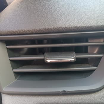 Sıfır Kilometre Renault Clio'nun 20 Dakikada Boyasının Soyulması