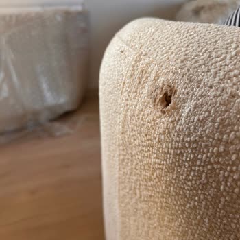 Hasarlı Koltuklar Ve İlgisiz Müşteri Hizmetleriyle Mağduriyet