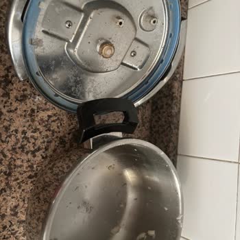 Düdüklü Tencere Patladı: Can Güvenliğimiz Tehlikeye Girdi!