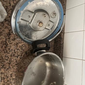 Düdüklü Tencere Patladı: Can Güvenliğimiz Tehlikeye Girdi!