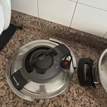 Düdüklü Tencere Patladı: Can Güvenliğimiz Tehlikeye Girdi!