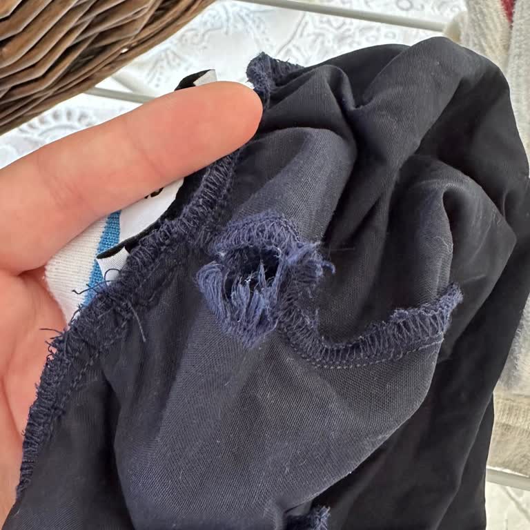 AdL'den Alınan Pantolon İlk Yıkamada Yırtıldı, İade Yapılamıyor