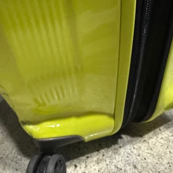 Ajet Havayolu Kırılan Valizim İçin Yetersiz Tazminat Teklifiyle Mağdur Etti