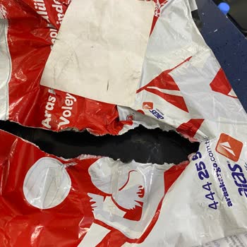 Hasarlı Kargo Ve Kaybolan Zarf İçin Sorumluluk Alınmıyor