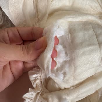 Bebek Bezinden Çıkan Büyük Silikon Parça Güvenimizi Sarstı