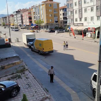 PTT Kargo Görevlisinin Kargomu Teslim Etmeden Gitmesi