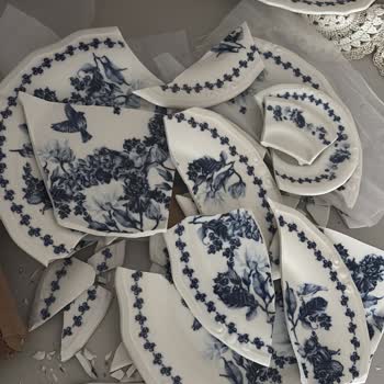 Kırık Kahvaltı Takımı Ve Yetersiz Müşteri Hizmeti