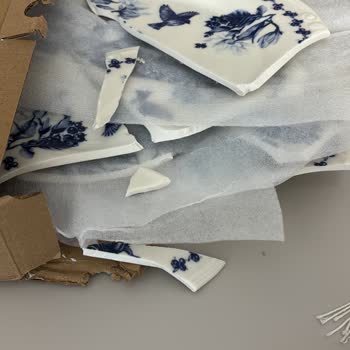 Kırık Kahvaltı Takımı Ve Yetersiz Müşteri Hizmeti