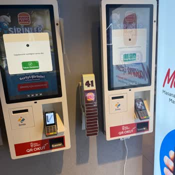 Burger King Gayrettepe'de Arızalı Sipariş Ekranları Nedeniyle Uzun Kuyruk Sorunu