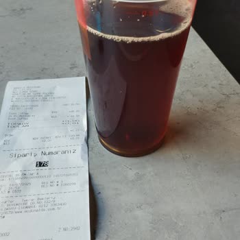 McDonald's'ta İlgisiz Personel Ve Eksik Soğuk Kahve Deneyimi