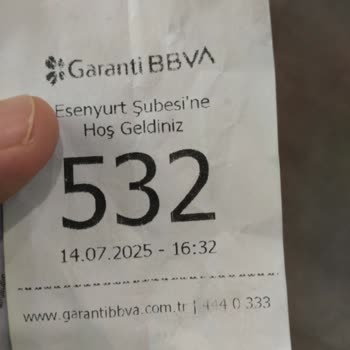 Esenyurt Şubesi'nde Yetersiz Personel Ve Uzun Sıra Sorunu