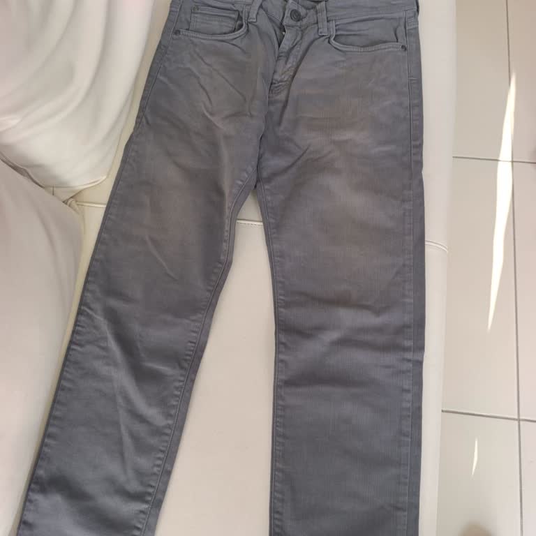 Aldığım Kot Pantolonun Rengi Soldu, Mağaza İade Ve Değişim Yapmadı