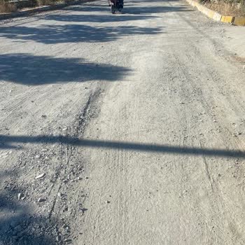 Alt Yapı Sonrası Asfaltlama Yapılmadı Toz Ve Kaygan Yol Mağduriyeti