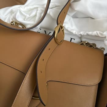 Aldığım Çanta Defolu Ve Eksik Geldi Kargo Gecikti