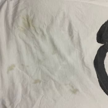 Yves Rocher Güneş Koruyucu Kıyafetlerimde Kalıcı Sarı Ve Yeşil Lekeler Oluşturdu