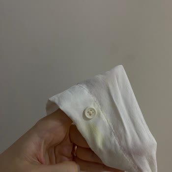 Yves Rocher Güneş Koruyucu Kıyafetlerimde Kalıcı Sarı Ve Yeşil Lekeler Oluşturdu