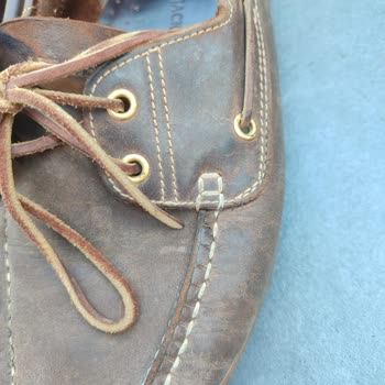 Organik Malzeme Denilen Ayakkabının Tabanı Delindi!