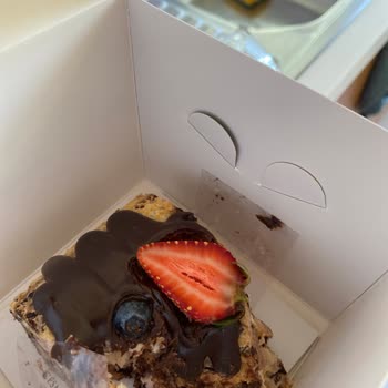 Çeşme Kahve Migros'ta Bayat Pasta Deneyimi