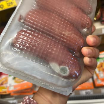 Son Kullanma Tarihi Geçmemiş Sucuk Küflü Çıktı!