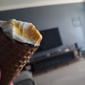Algida Cornetto Disk Mango Ürününde Hijyen Sorunu: Üründen Yabancı Cisim Çıkması