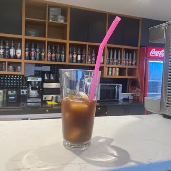 Özsüt Kent Meydanı'nda Kötü İçecek Ve İade Sorunu