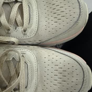 Kısa Sürede Sorunlu Skechers Ürünü Ve Yetersiz Mağaza Desteği