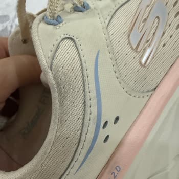 Kısa Sürede Sorunlu Skechers Ürünü Ve Yetersiz Mağaza Desteği