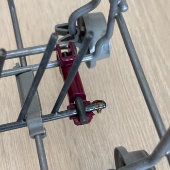 Bulaşık Makinesi Sepetindeki Metal Parçaların Paslanması Ve Sağlık Riski