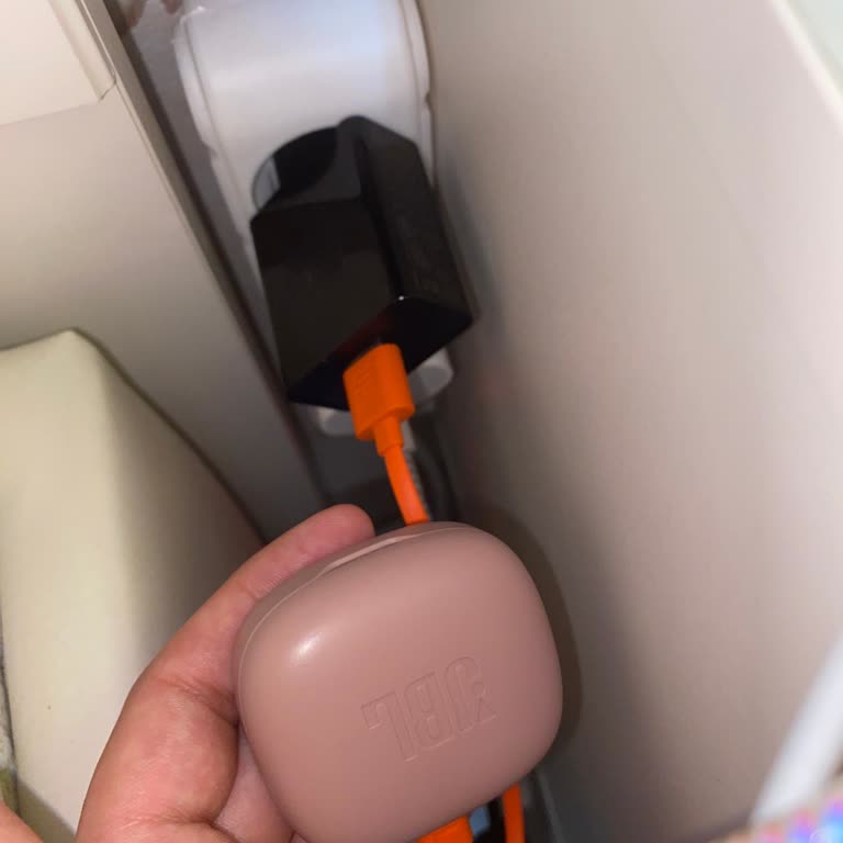 JBL Wave 300 Kulaklığım Şarj Olmuyor, Çözüm Bekliyorum