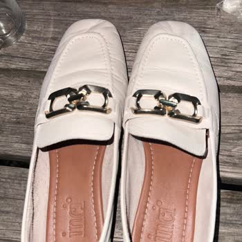 Bir Kere Giyilen Ayakkabının Önü Kırıldı, Değişim Reddedildi