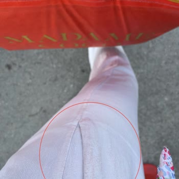 Madame Coco Poşetinden Pantolonuma Turuncu Boya Bulaştı