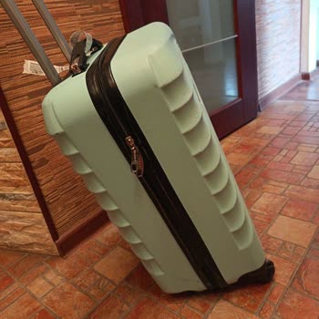 Southwind Airlines не отвечает на запрос о возмещении за поврежденный чемодан