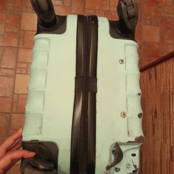 Southwind Airlines не отвечает на запрос о возмещении за поврежденный чемодан