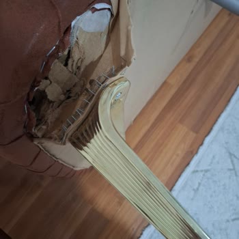 85 Bin Liralık Koltukta Kırık Ayağı Ve İlgisiz Müşteri Hizmeti