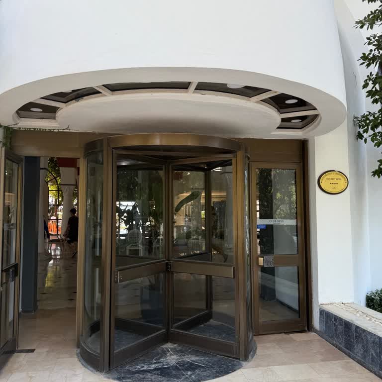 Club Beyy Resort Hotel Otel Odasında Unutulan Tişörtüm Kayıp, İlgisiz Ve Yetersiz Yaklaşım