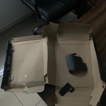 Aras Kargo Şubesinde Personel Tavrı Ve Hasarlı Kargo Sorunu Tekrar Ediyor