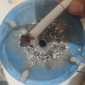 Parliament Night Blue Sigarasında Yabancı Madde Sorunu