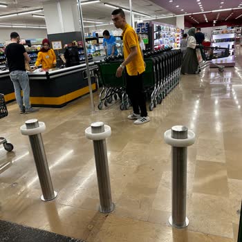 File Market'te Bebek Arabası Ve Alışveriş Arabasıyla Zorluk Yaşadık