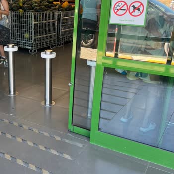 File Market'te Bebek Arabası Ve Alışveriş Arabasıyla Zorluk Yaşadık